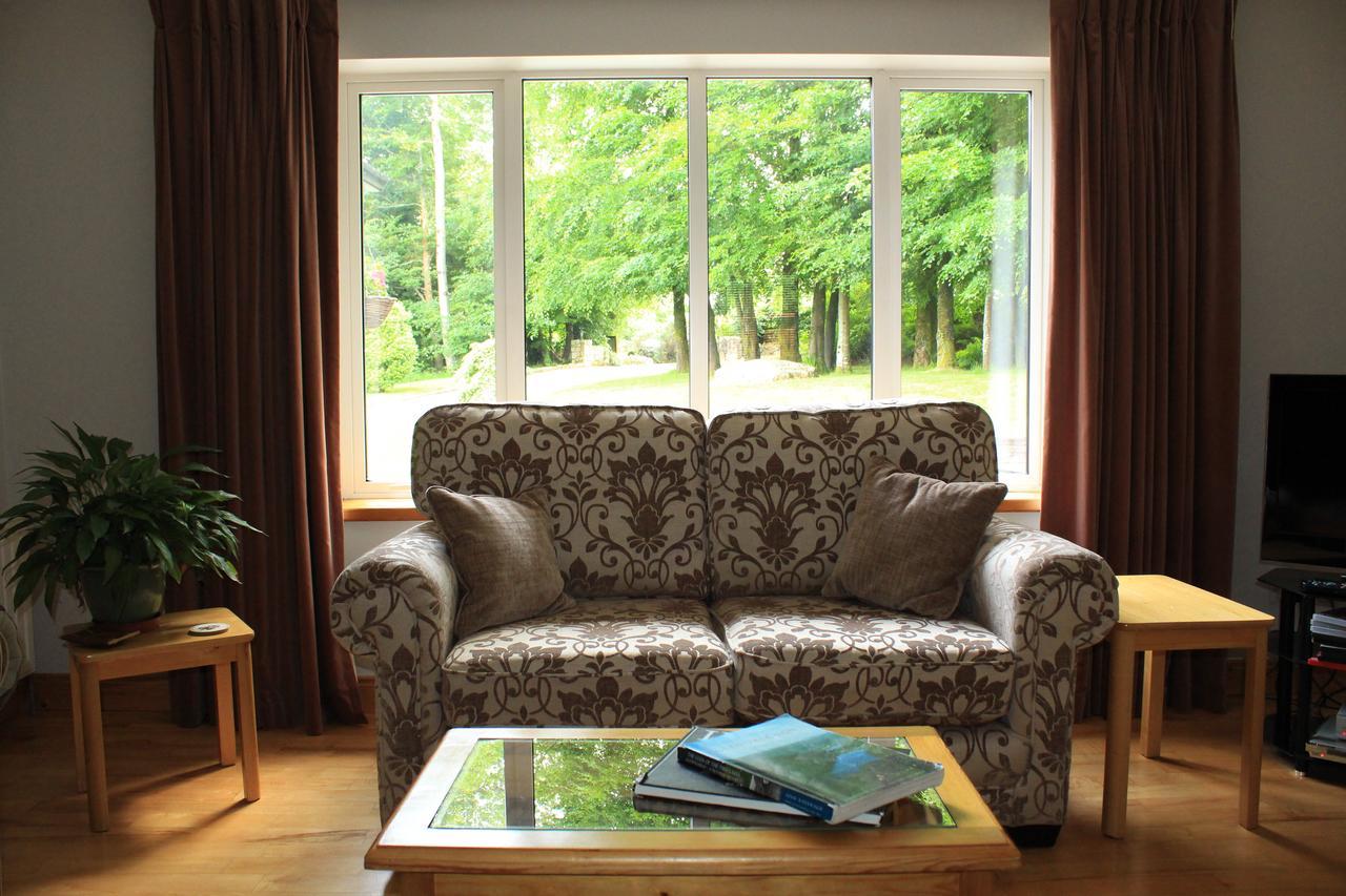 Pinewood Lodge Laragh Bagian luar foto