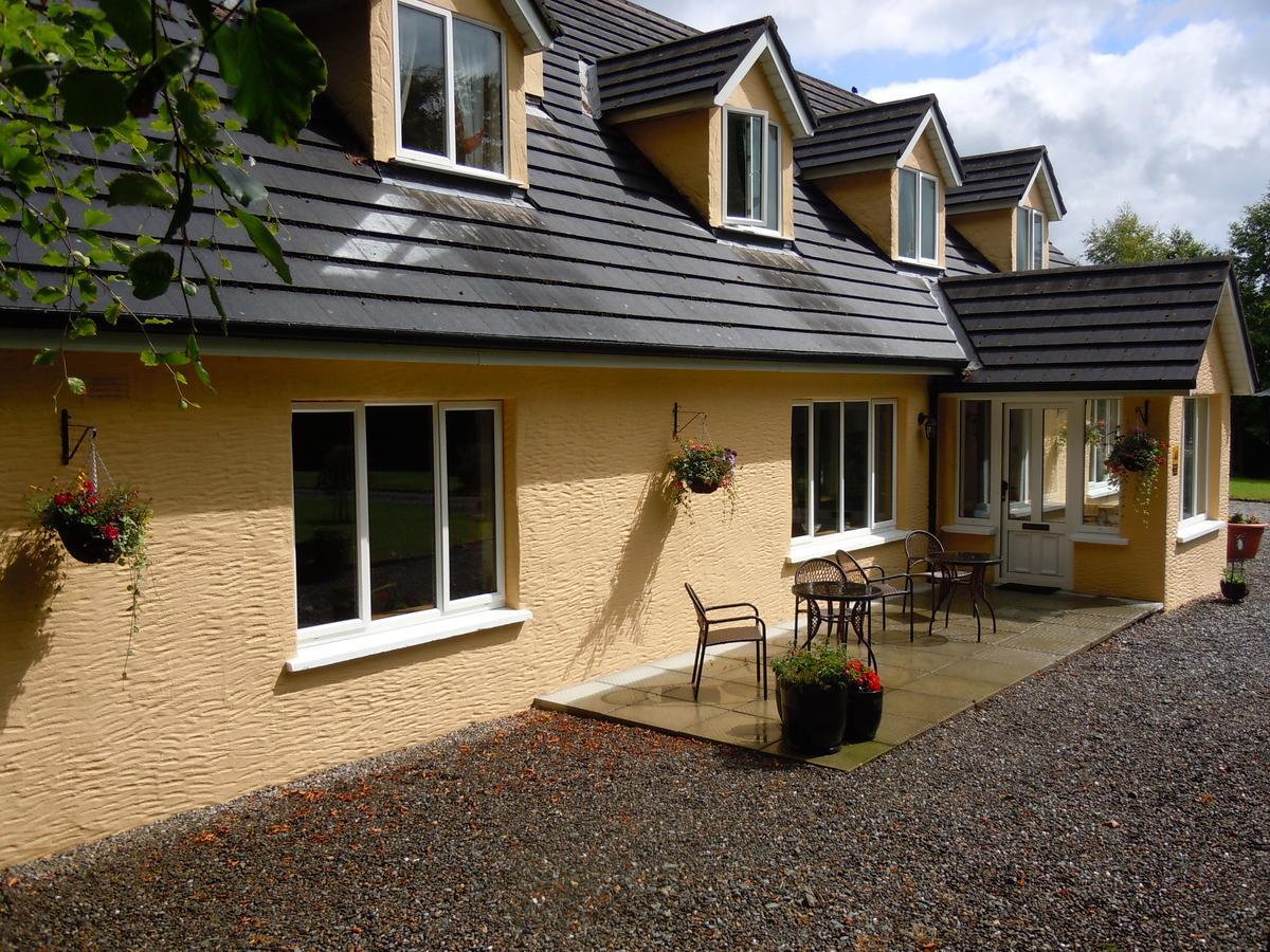 Pinewood Lodge Laragh Bagian luar foto